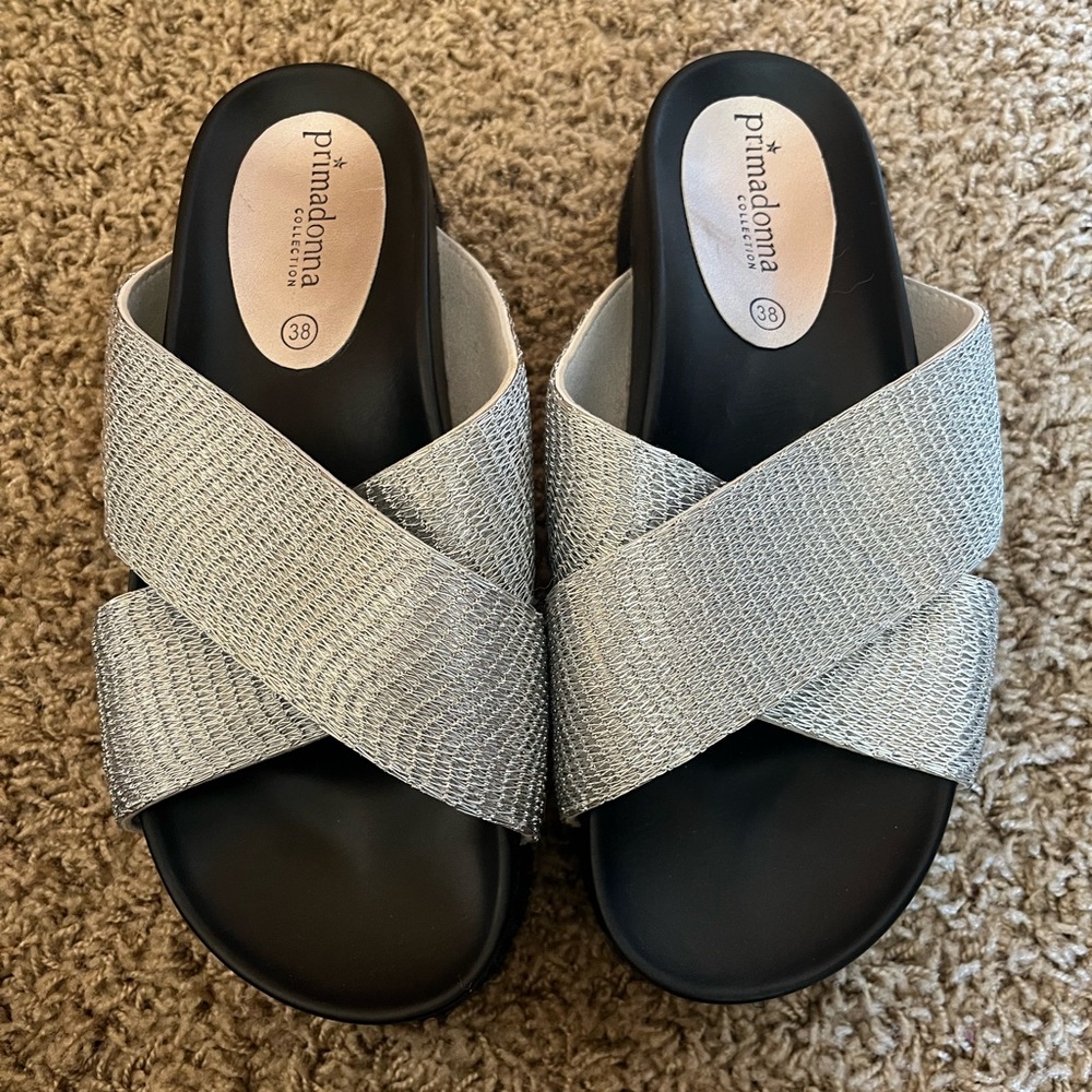 Silver platform Primadonna Collection slides